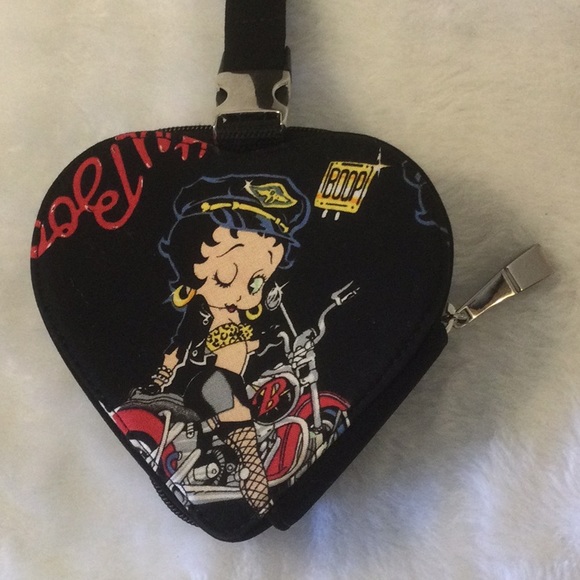 Betty Boop heart shaped wrist clutch - Picture 2 of 8